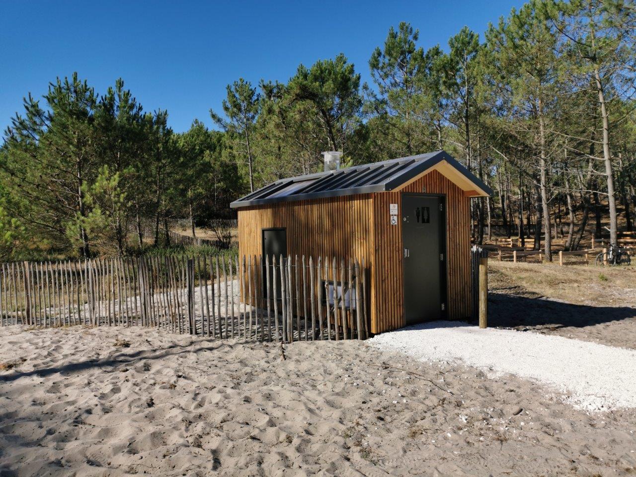Toilette publique Sanisphère en bois